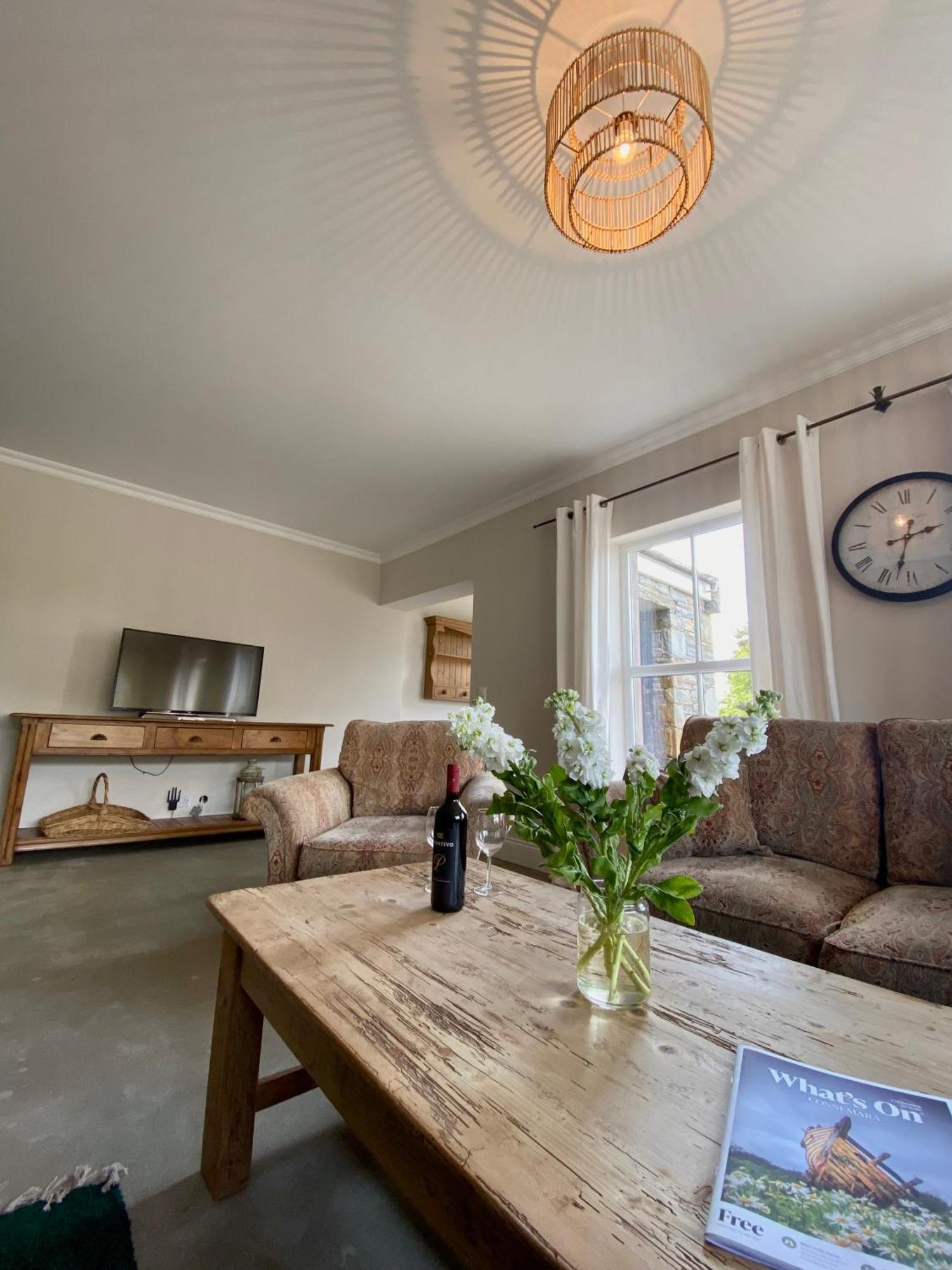 Shanakeever Farm - 3 Bedroom Apartment Клифден Экстерьер фото